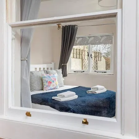 Garden Flat With Bath Skyline Views & Private Patio Apartment Exterior photo