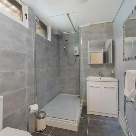Garden Flat With Bath Skyline Views & Private Patio Apartment Exterior photo