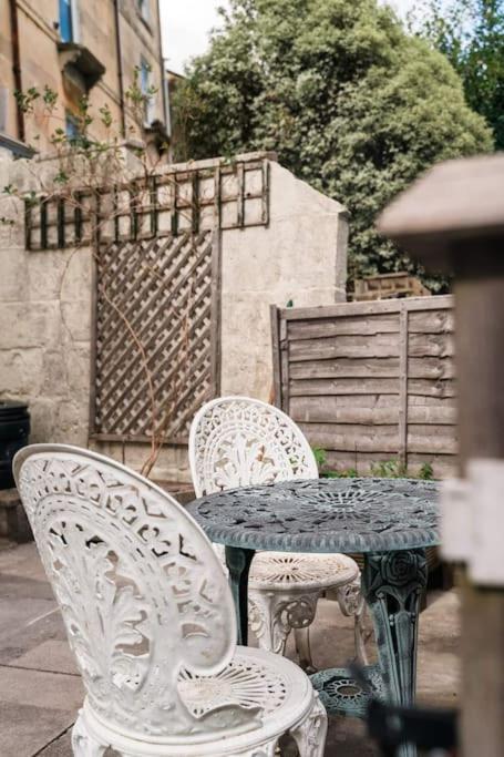 Garden Flat With Skyline Views & Private Patio Bath